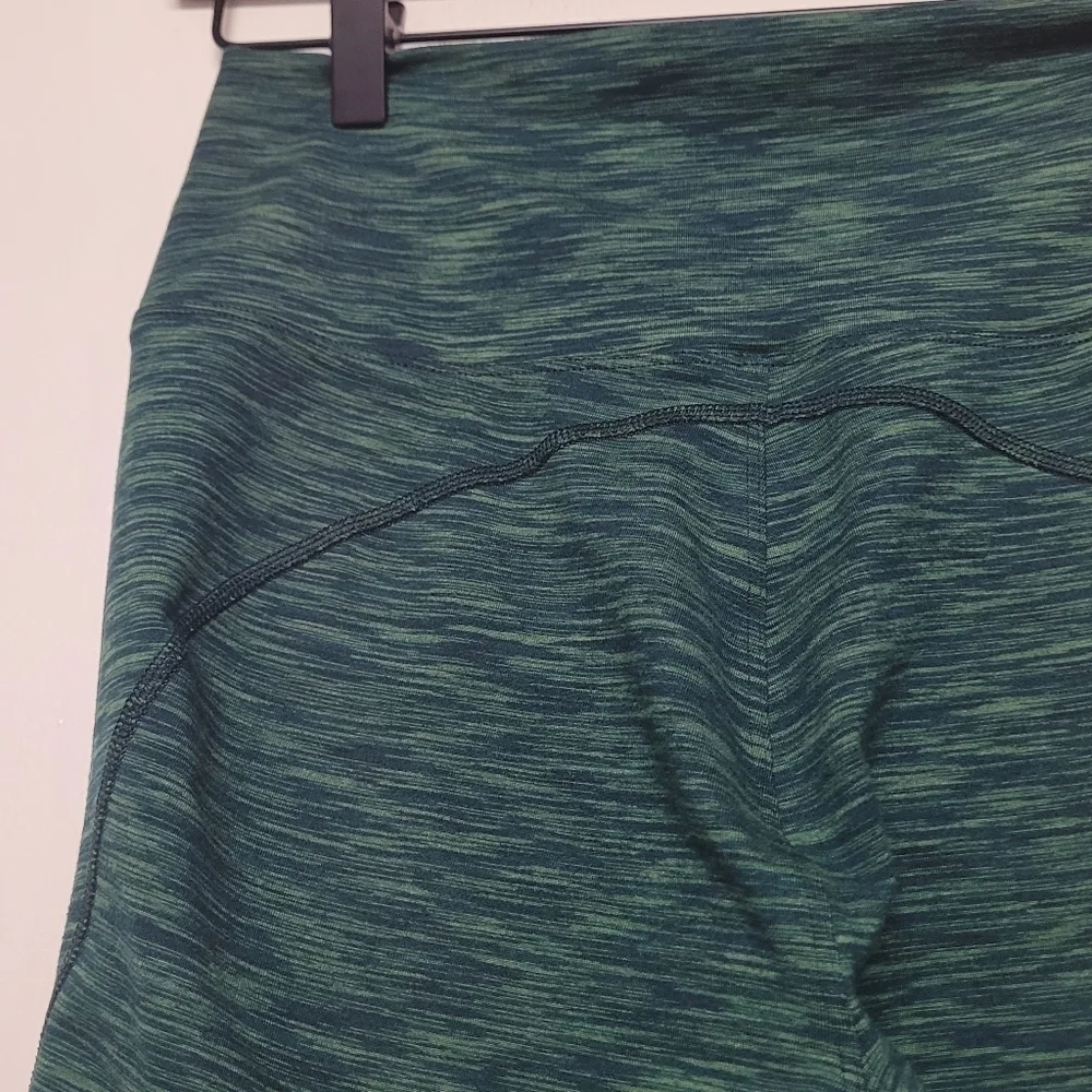 Outdoor Voices green work out leggins size M